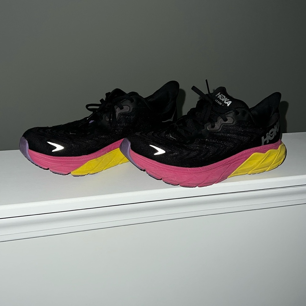 Hoka Arahi 6